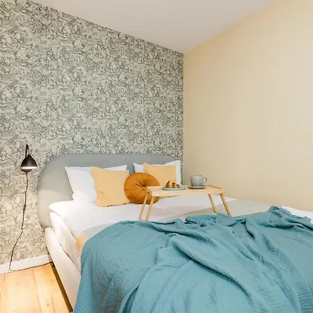 Shortstaypoland Sierakowskiego Apartment